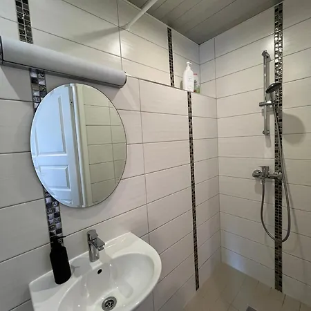 Jaama Villa Studio Flat Surrounded By Garden Tartu Exterior photo