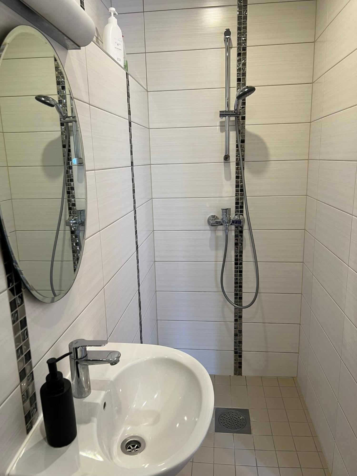 Jaama Flat Surrounded By Garden Apartment Tartu