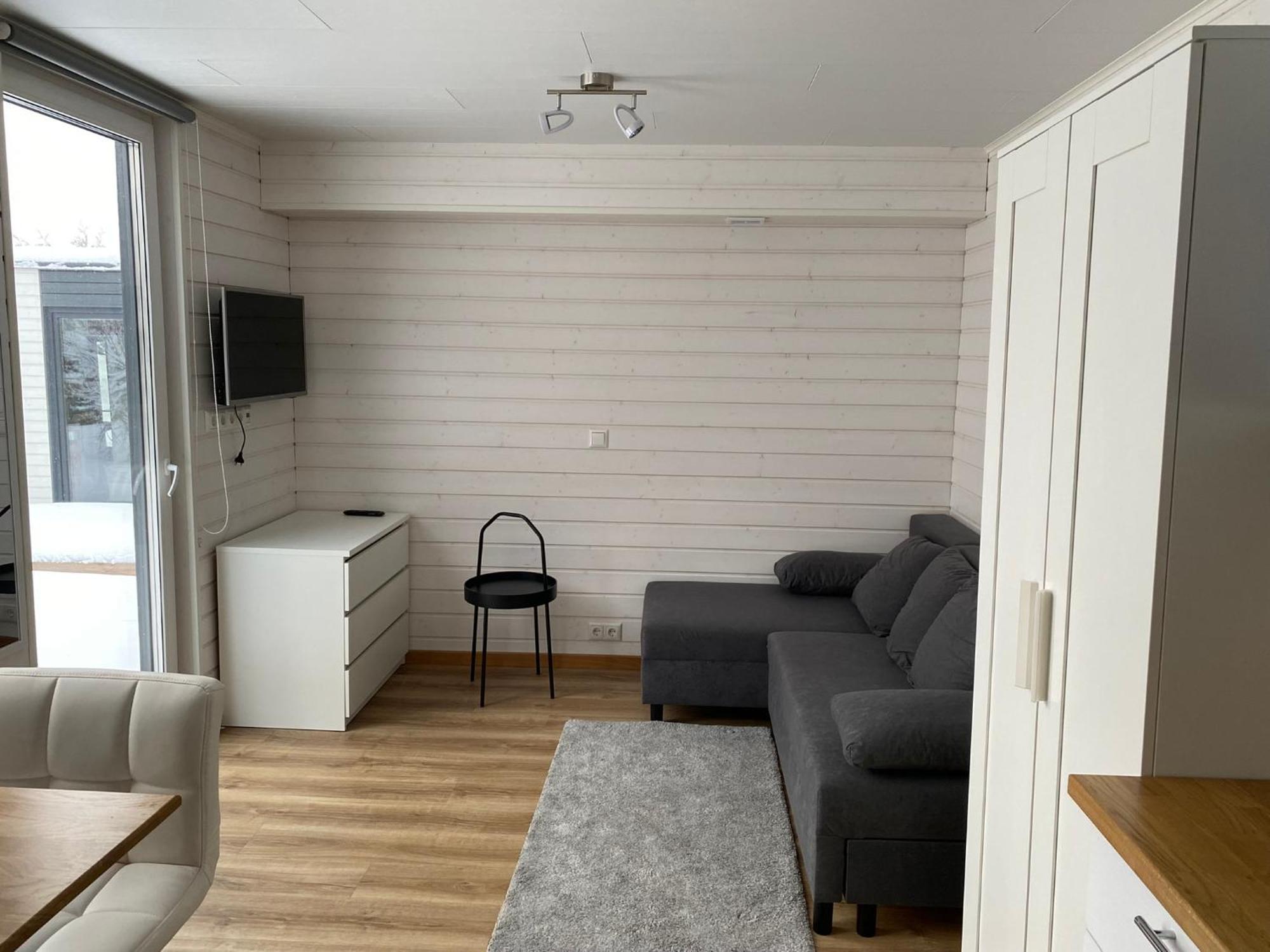 Jaama Flat Surrounded By Garden Apartment *