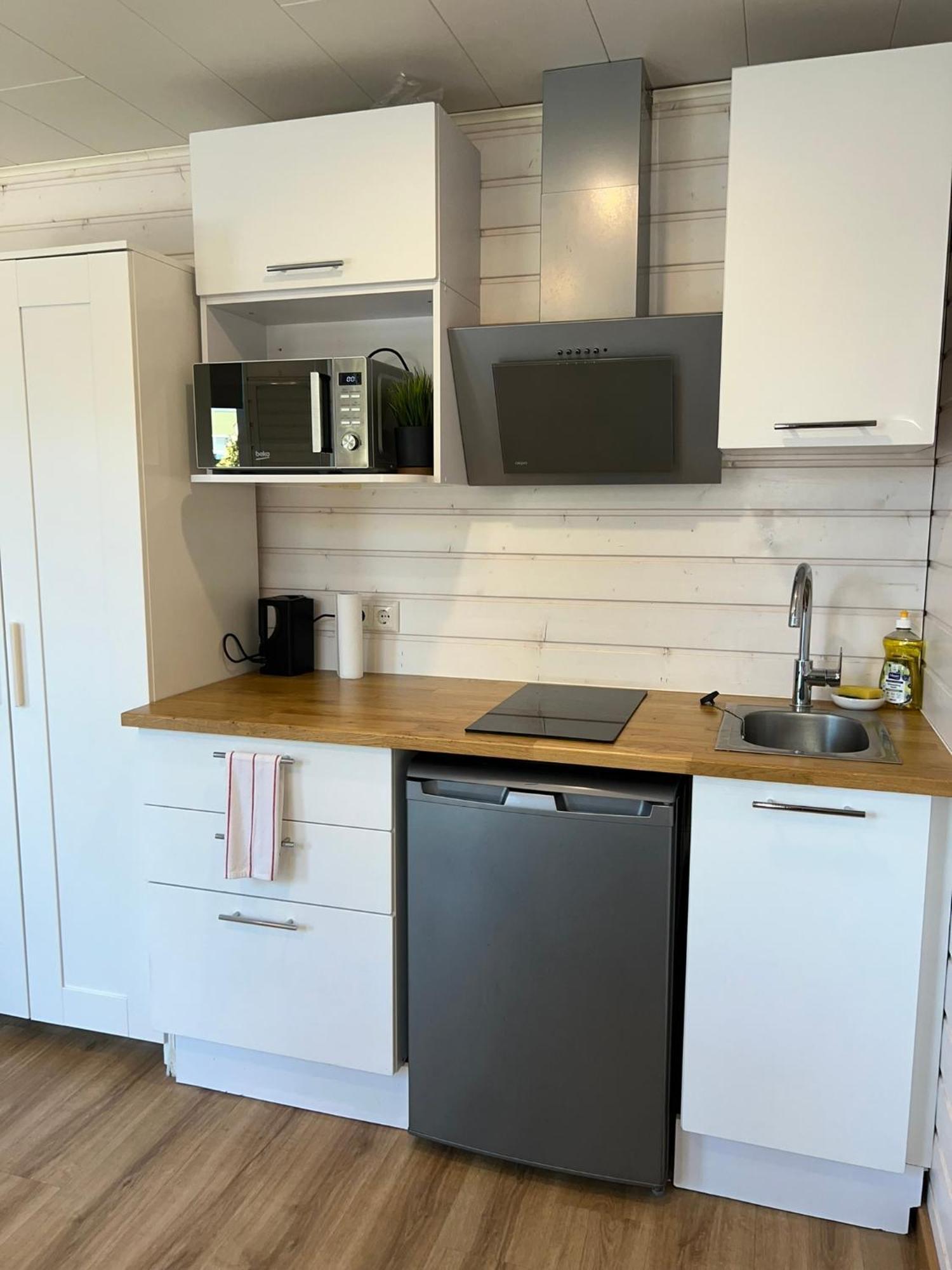 Jaama Flat Surrounded By Garden Apartment